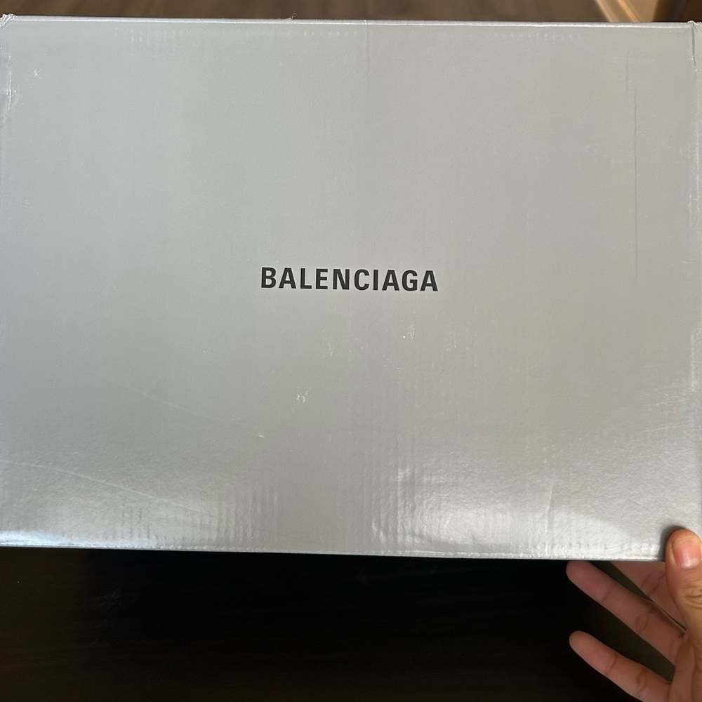Balenciaga Packaging - Picture 2 of 9
